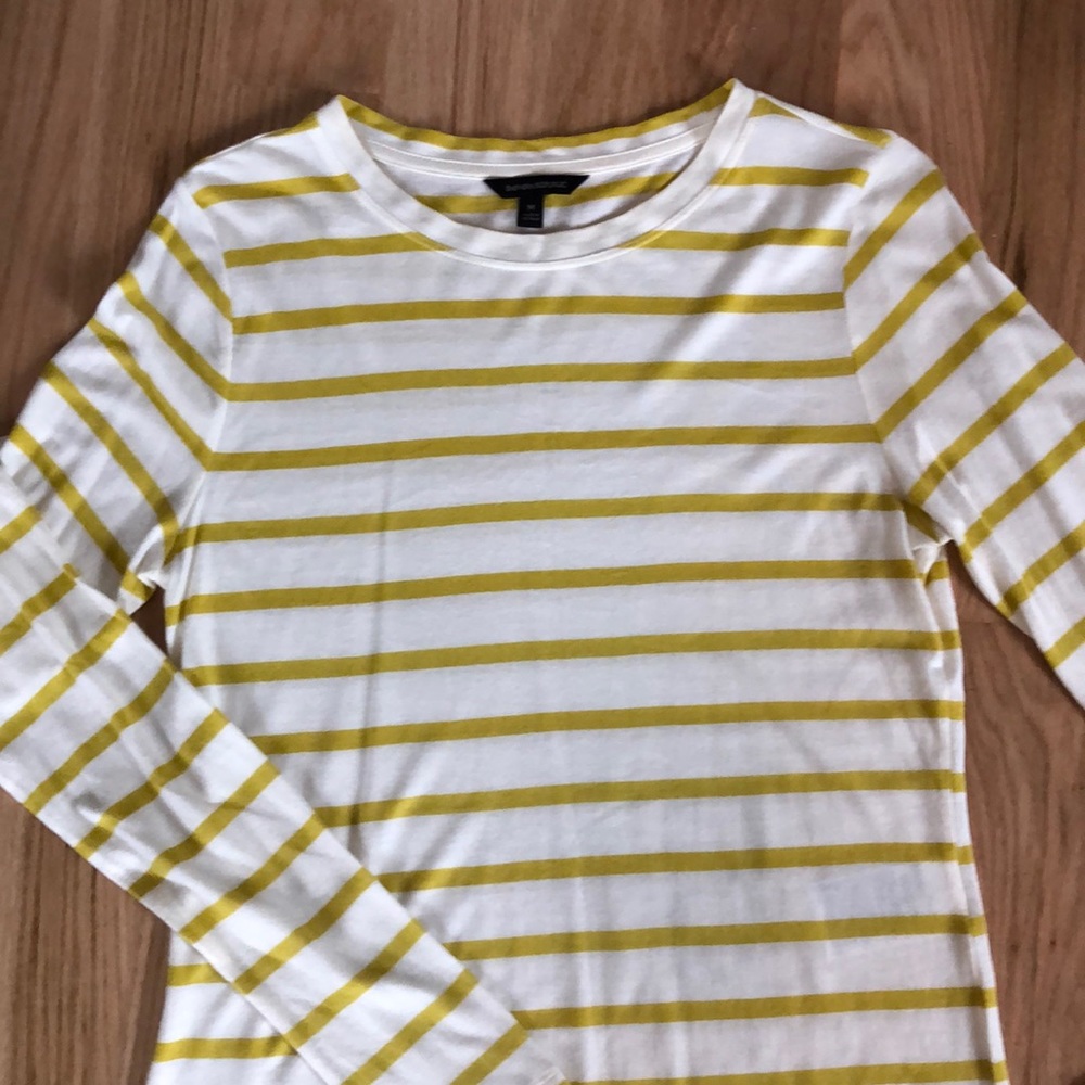 Lightweight comfortable long sleeve shirt